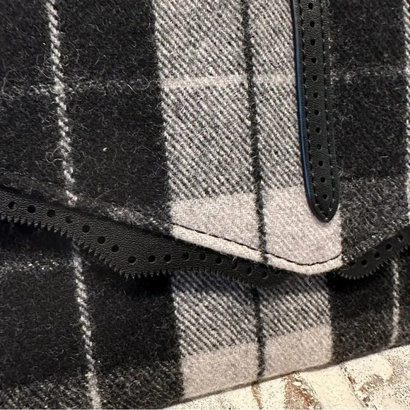 Danielle Nicole Plaid Black & Gray Crossbody Bag - Picture 2 of 8